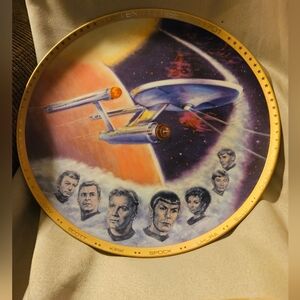 Star Trek USS Enterprise Commemorative Collector Plate with Gold Trim